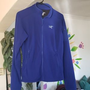 Arcteryx women's lightweight fleece jacket.